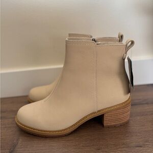NWT Toms Women's Cream Ankle Boots